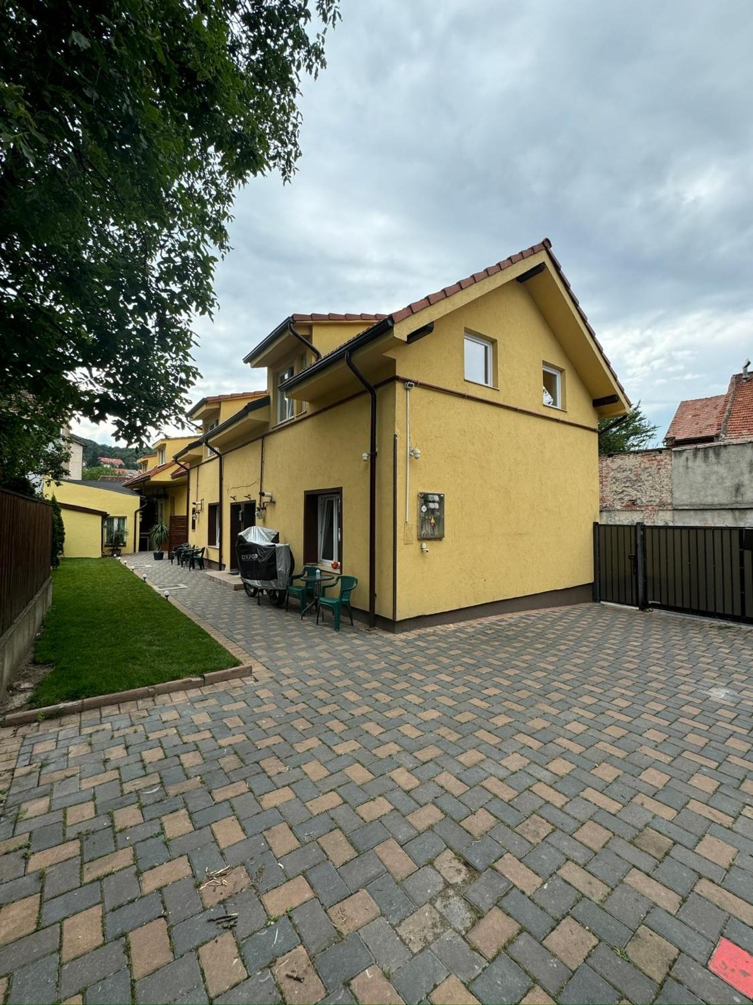 Apartamente De Inchiriat Lucky House Brasov Exterior photo
